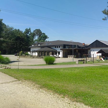 Bed and Breakfast Wow Sleeping Miklavz na Dravskem Polju Екстер'єр фото